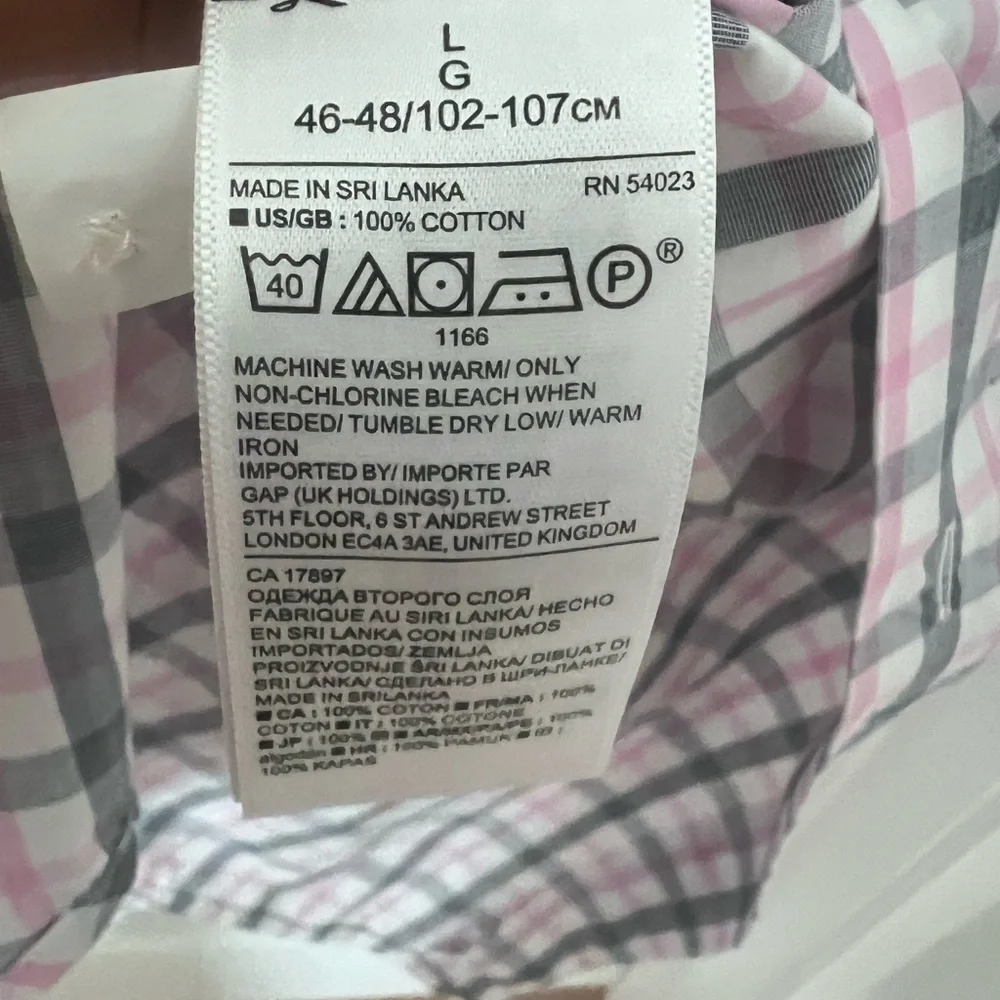 Banana Republic Blue and White Casual Button Down Shirt